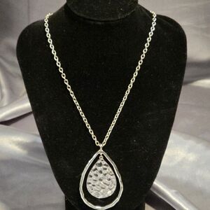 Vintage Signed Liz Claiborne Silver Tone Tear Drop Pendant Long Chain Necklace